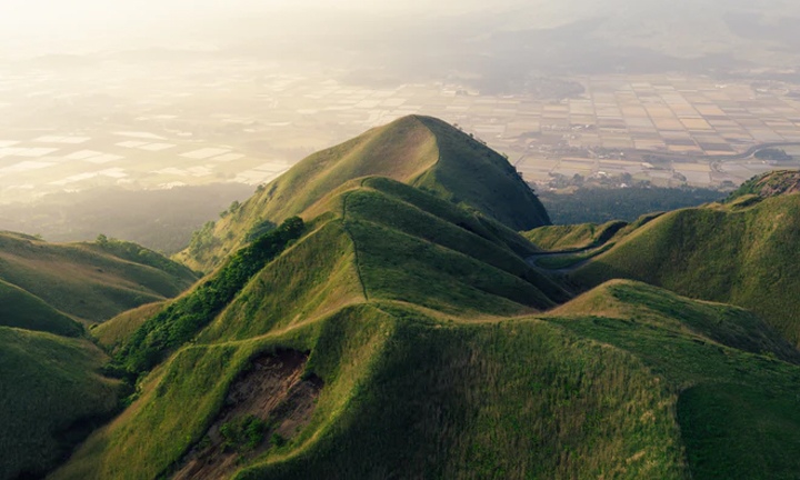 03Nature-Trails-and-Mountain-Hikes