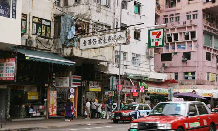 Eat-convenient-meals-in-7-Eleven